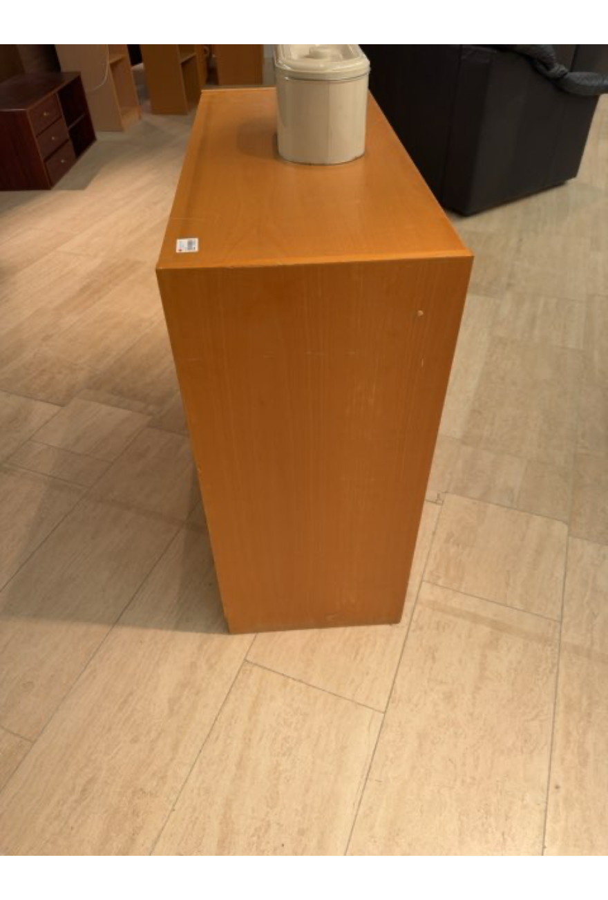Kommode med låget i træ
